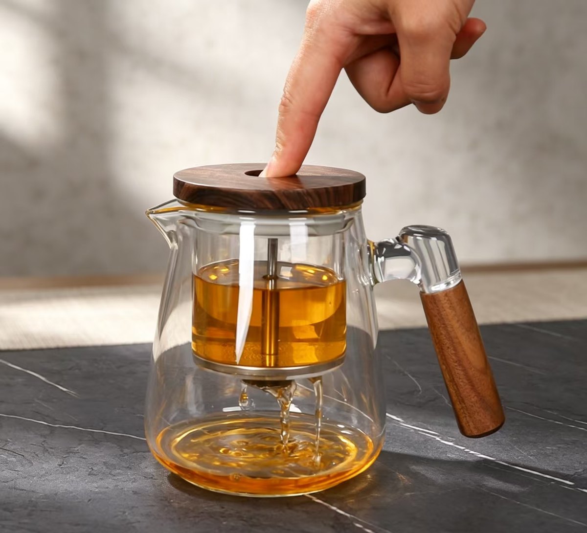 One-touch borosilicate glass teapot brewing tea